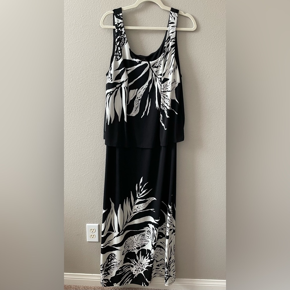 Robbie Bee Sleeveless Plus Size Dress